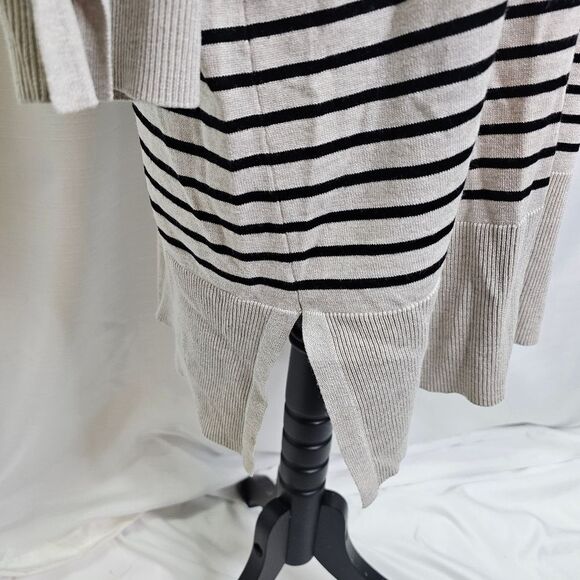 Roz & Ali Cream and Black Striped Cut Out Sweater Size 1X - Picture 7 of 10